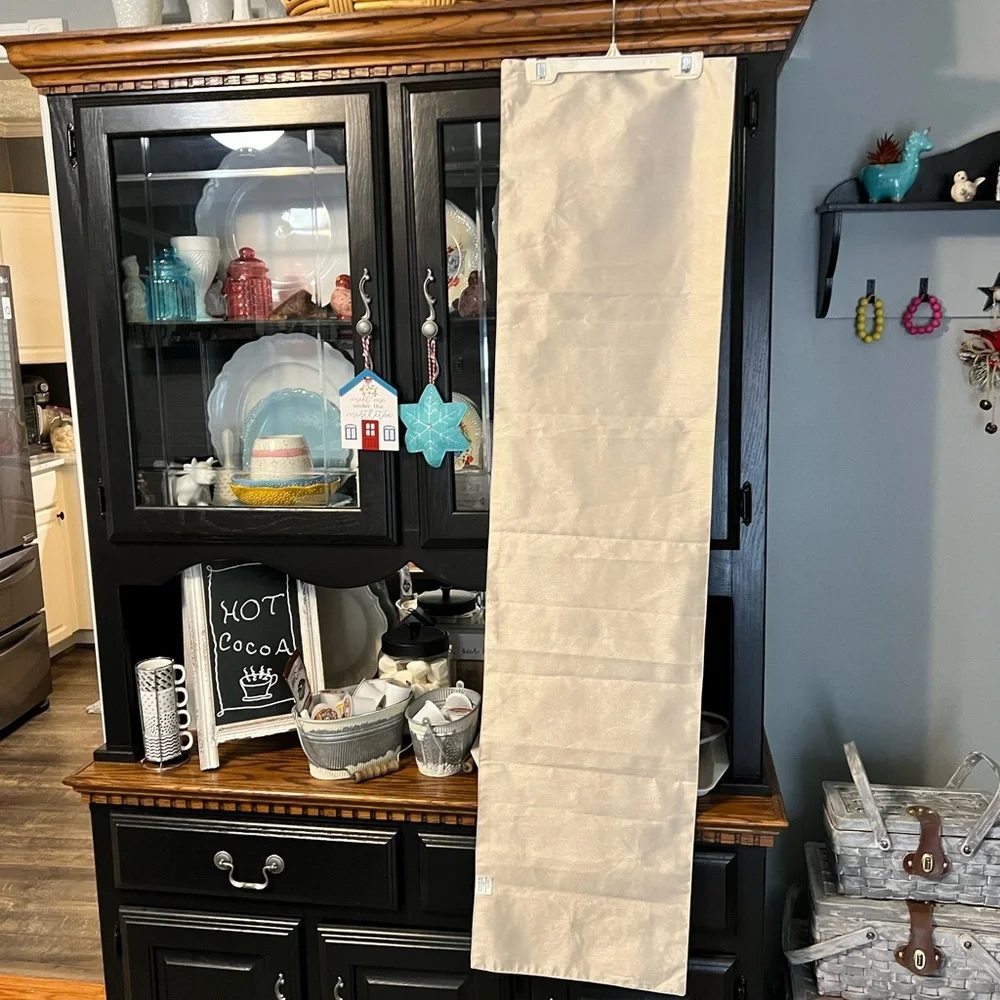 Lot of 2‎ Placemats and 1 Table Runner
